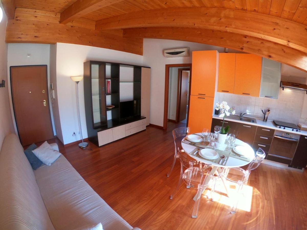 Attico Petfriendly Con Terrazzo, Via Del Borgo Apartment Montesilvano Exterior photo