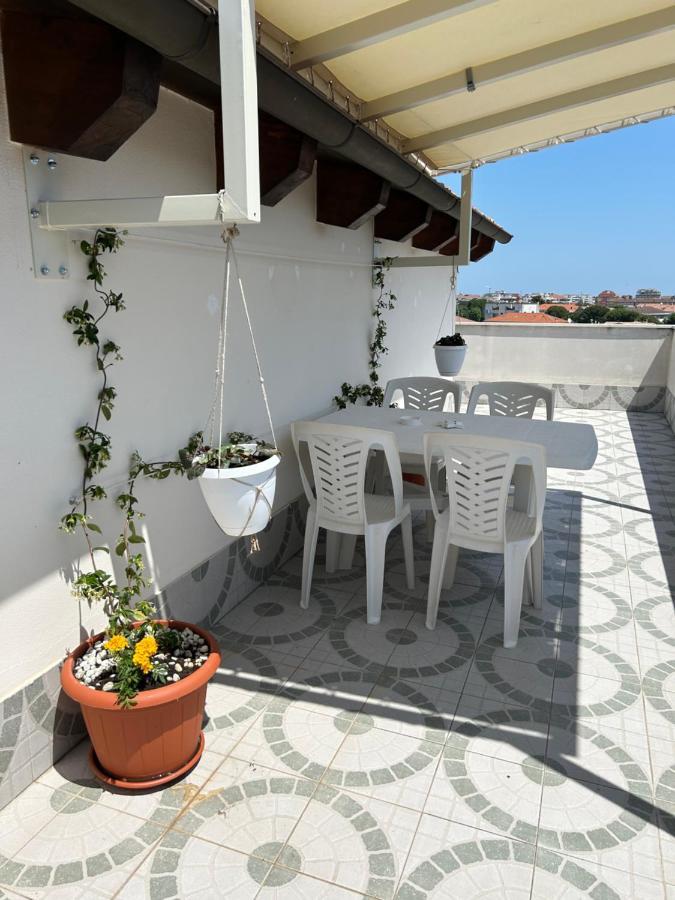 Attico Petfriendly Con Terrazzo, Via Del Borgo Apartment Montesilvano Exterior photo